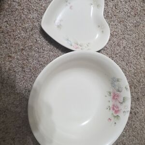 Pfaltzgraff Floral Heart and Round Plate Set